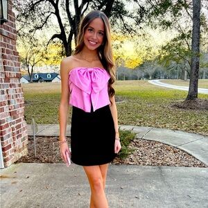 Altar’d State, size XXS, black velvet dress with beautiful pink bow 🎀